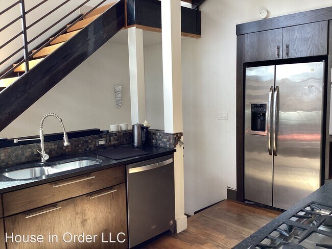 Building Photo - 2 br, 2 bath House - 208 Westover Drive