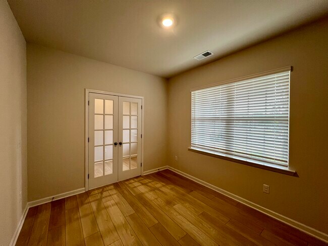 Foto del edificio - 314 Hamptons Cove Rd