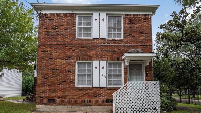 Building Photo - 1719 Fourcade St