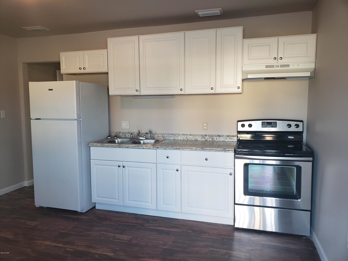 Foto principal - 261 N Tyndall Pkwy