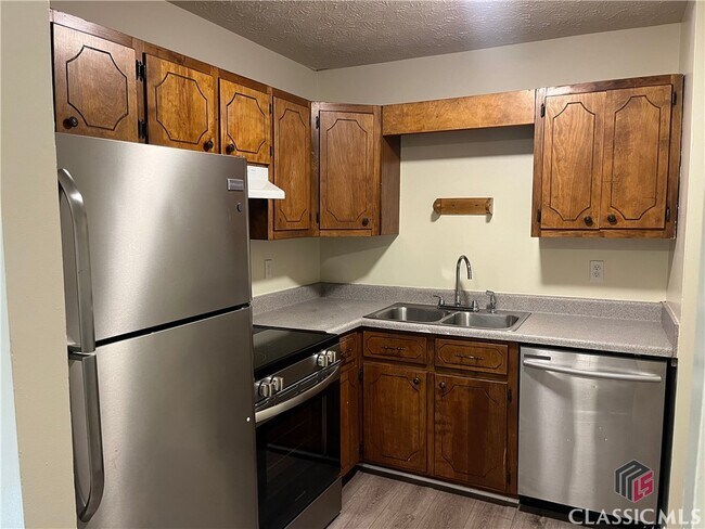 Foto del edificio - 212 Rustwood Dr