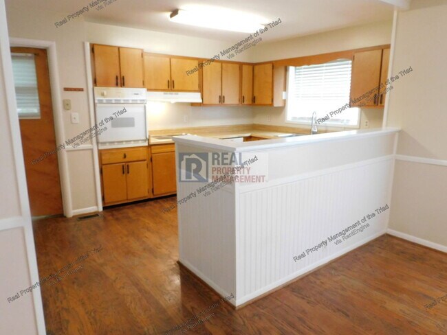Foto del edificio - 604 Pineburr Rd