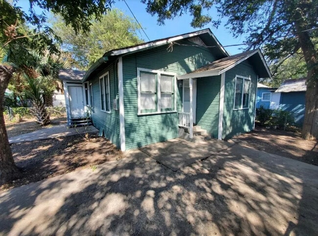 305 E Lambert St
