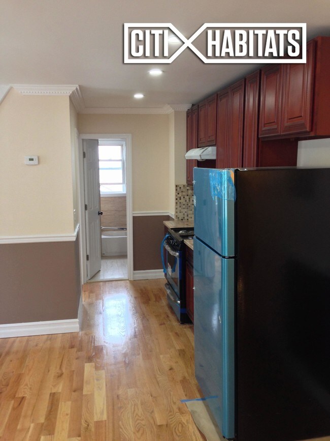 Foto del edificio - 11543 155th St