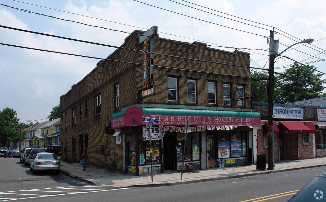 Primary Photo - 1158-1160 Stuyvesant Ave