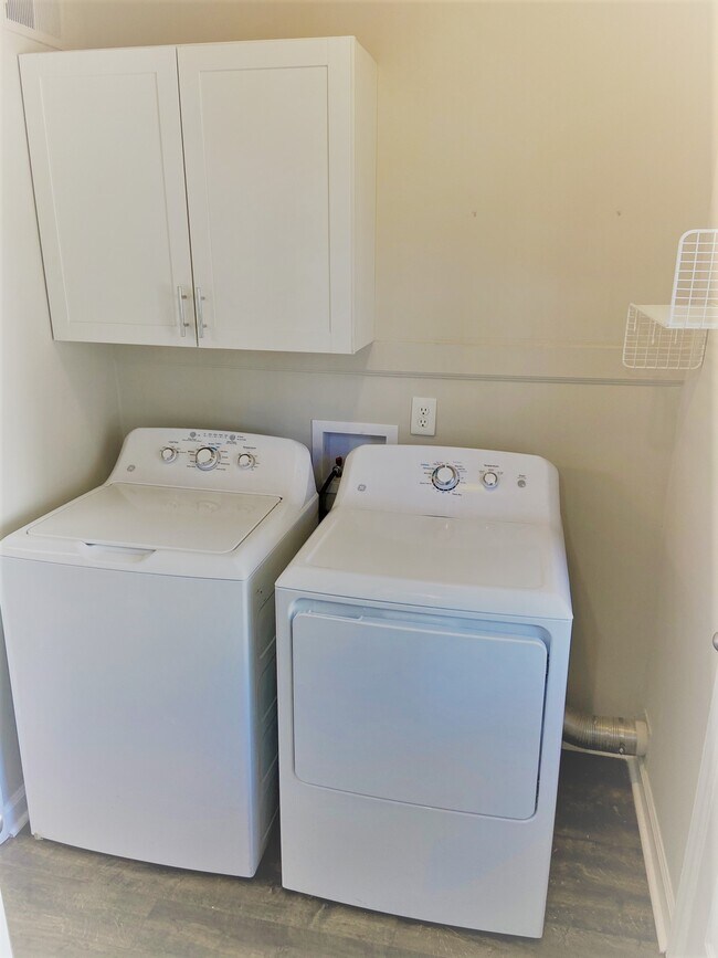 washer and dryer included - 5939 Bluebonnet Rd
