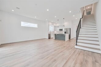 Building Photo - 3510 Hadley St