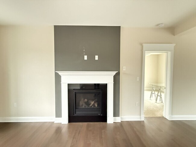 Building Photo - 584 Westlake Dr