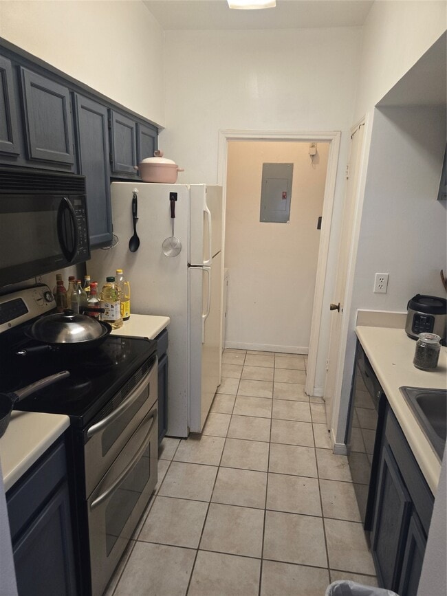 Building Photo - 6500 Harbor Town Dr