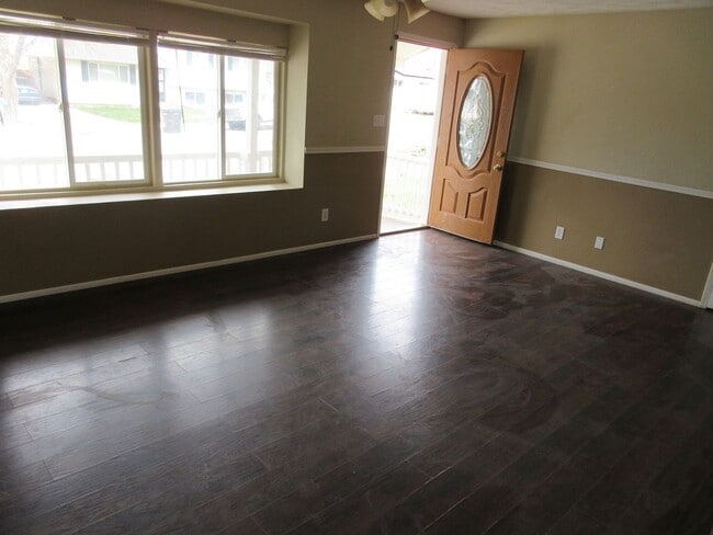 Foto del edificio - 4 bedroom 3 bathroom w/basement