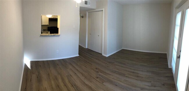 Building Photo - 2733 Hurstview Dr