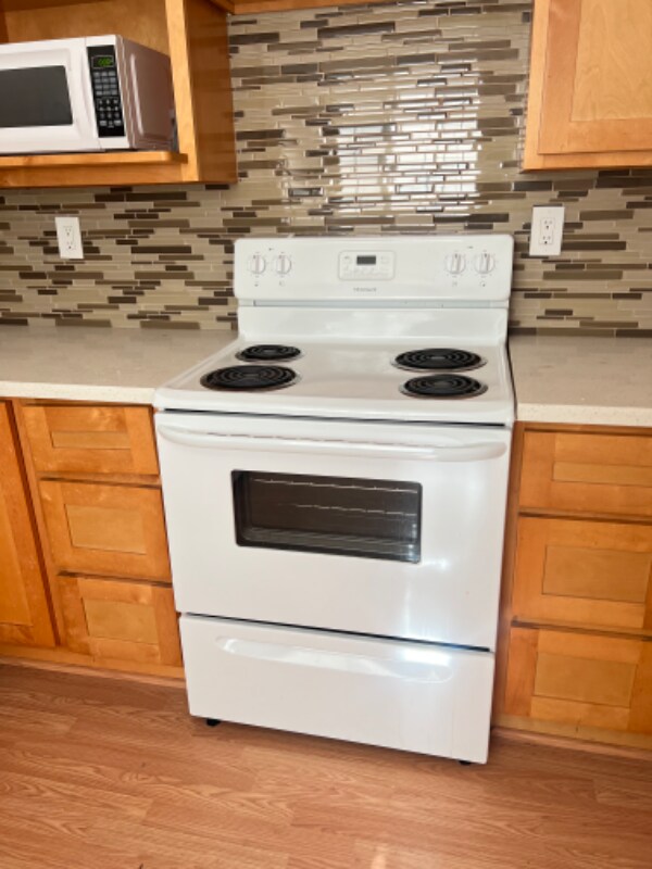 Foto del edificio - 814 S Daniel Way