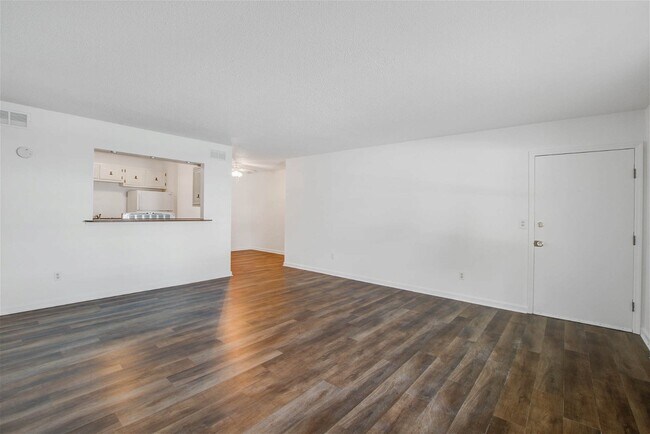 Foto del edificio - 2150 Spoleto Lane Apt #B3, North Charlesto...