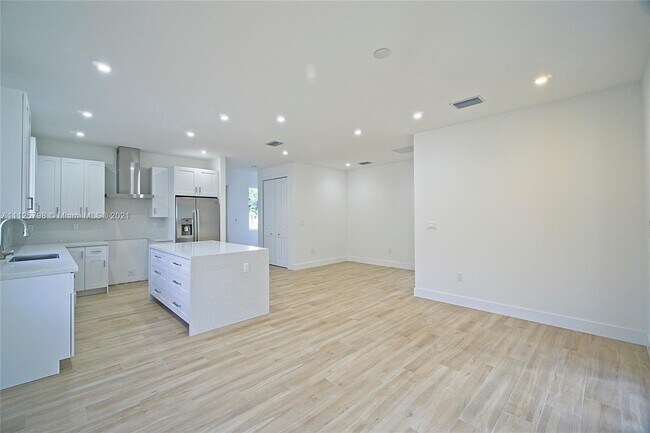 Building Photo - 8848 SW 126th Terrace