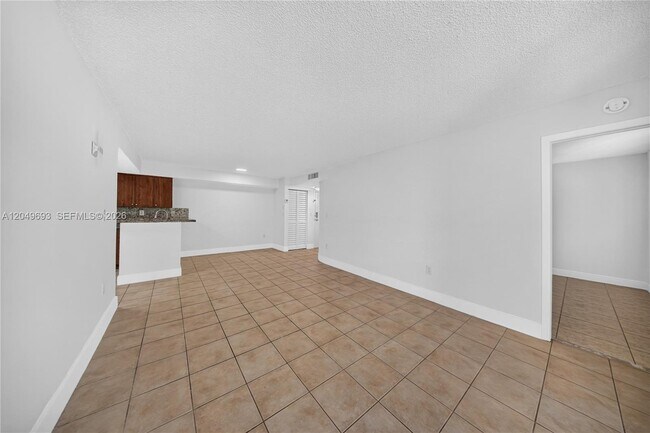 Foto del edificio - 7195 NW 179th St