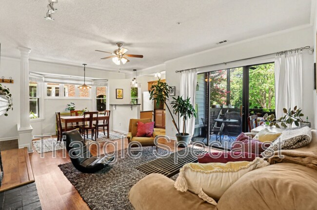 Foto del edificio - 1021 Brighthurst Dr