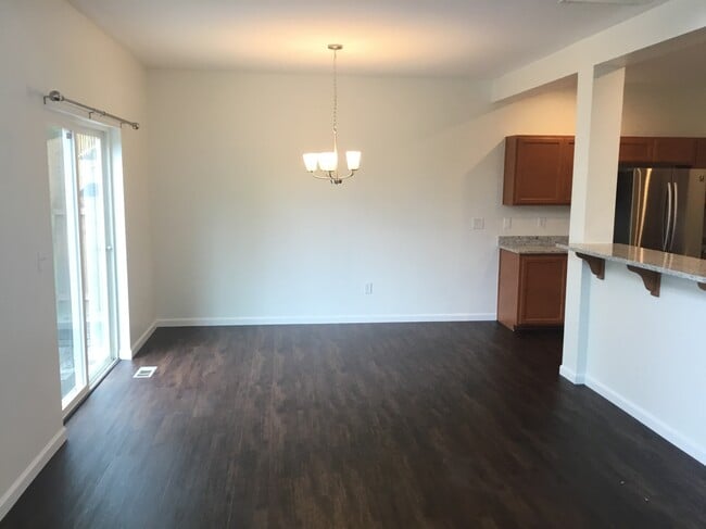 Building Photo - 1142 Ebbets Dr