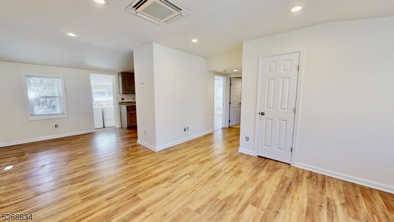 Primary Photo - 53 Libertyville Rd