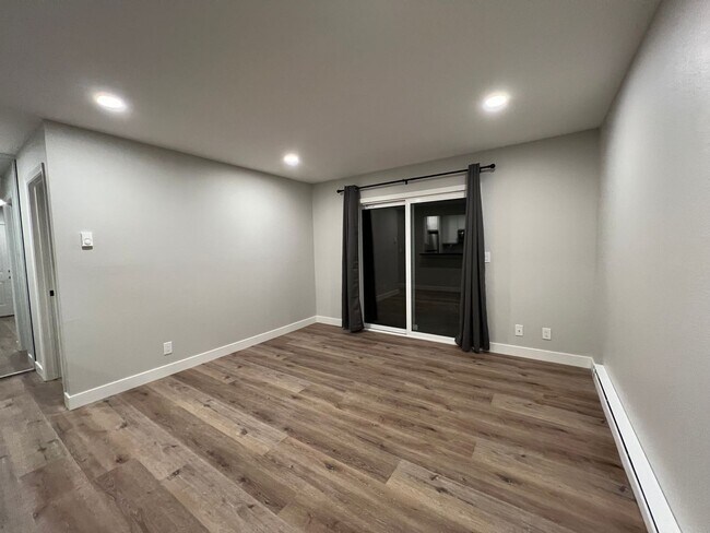 Foto del edificio - $500 MOVE IN SPECIAL!! RECENTLY REMODELED ...