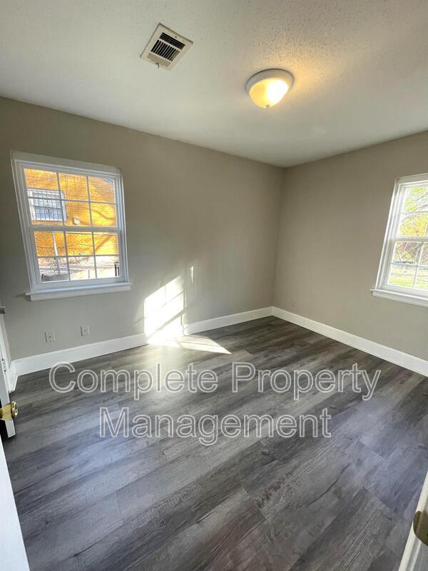 Foto del edificio - 713 W Patton Ave
