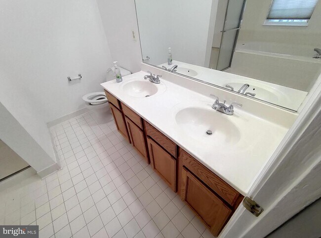 Building Photo - 2434 Corn Crib Ct