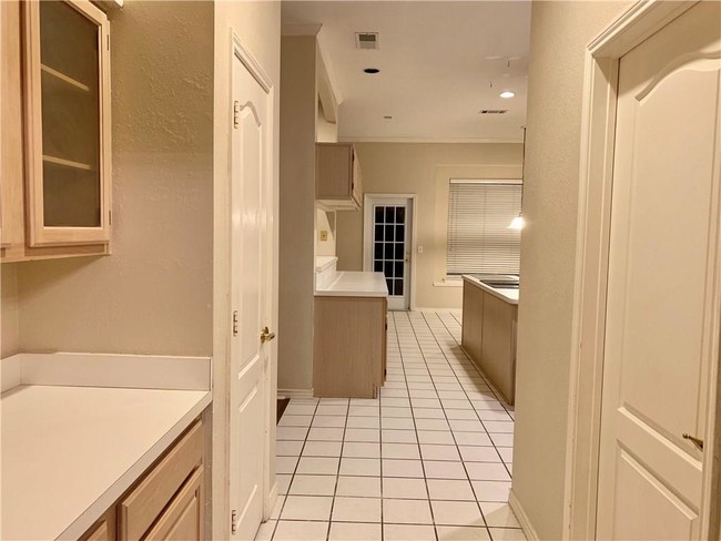Foto del edificio - 2708 Wickham Ct