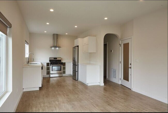 Foto del edificio - 1165 1/2 North Kingsley Drive - 1