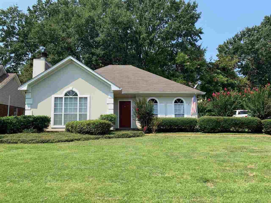Primary Photo - 157 Trace Ridge Dr