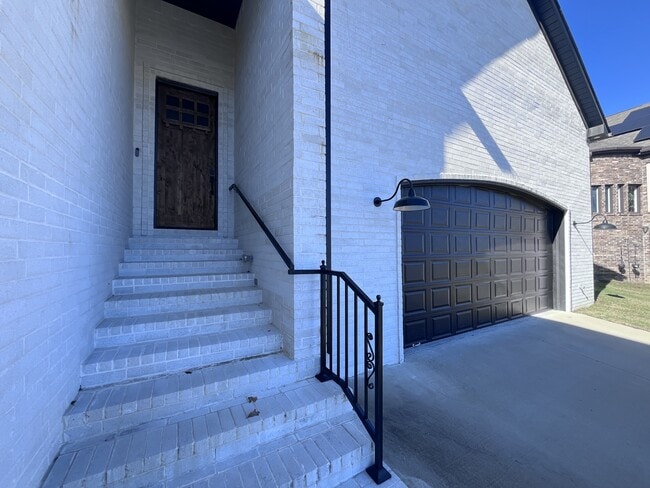 Building Photo - 8817 Stillwater Rd