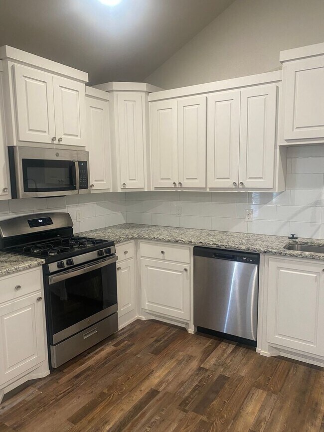 Foto del edificio - 1609 Ave. O-FOR SALE