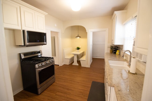 Kitchen - 233 Avenue E