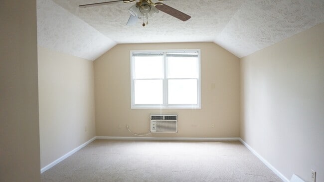 Building Photo - 7305 Tollhouse Dr