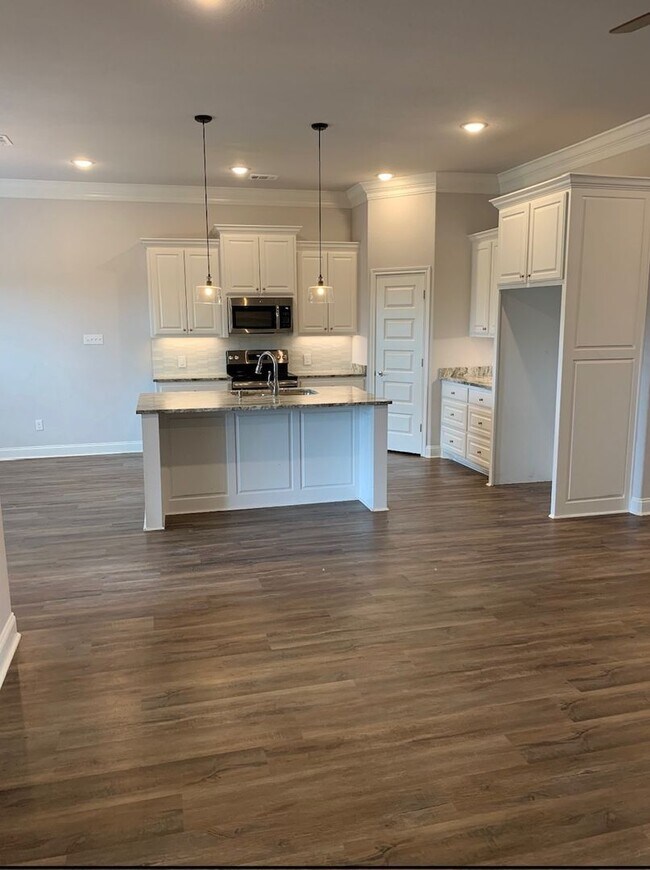 Foto del edificio - Beautiful Midway ISD Home