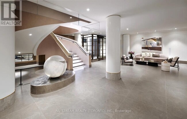 Photo du bâtiment - 399 Royal Orchard Blvd