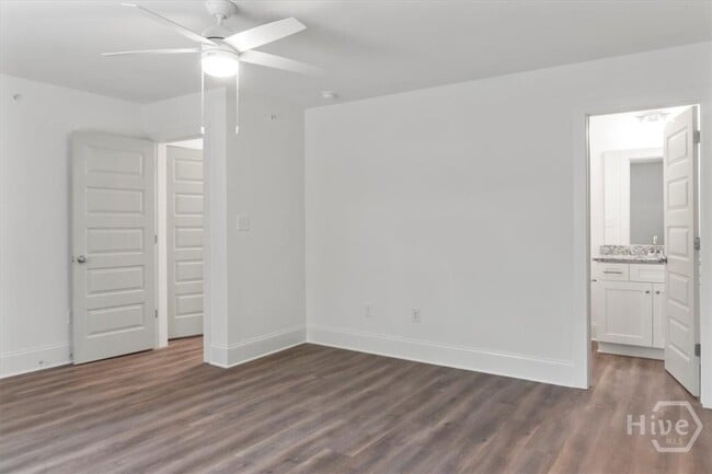 Building Photo - 354 Arch St