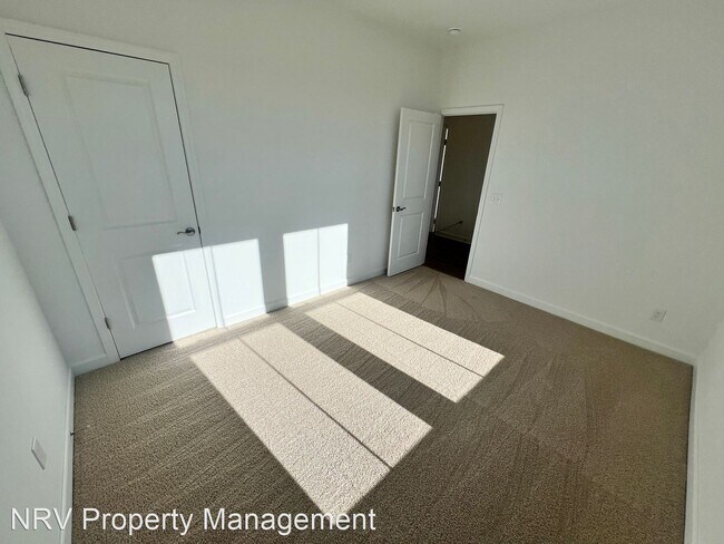 Building Photo - 3 br, 2 bath House - 5016 Forsythia Place