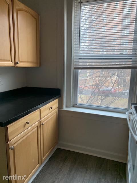 Building Photo - 3 br, 1 bath Apartment - 3233 St Paul St