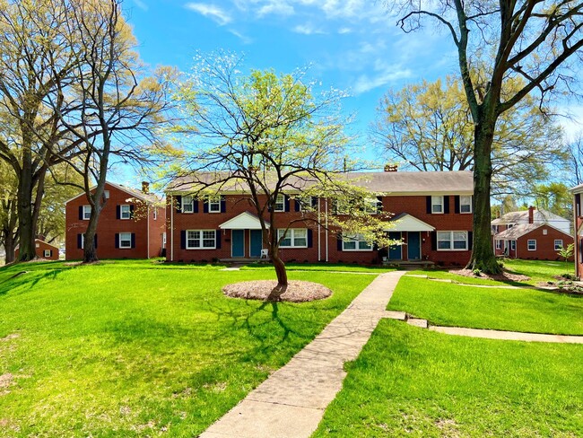 Interior Photo - Latham Park Manor