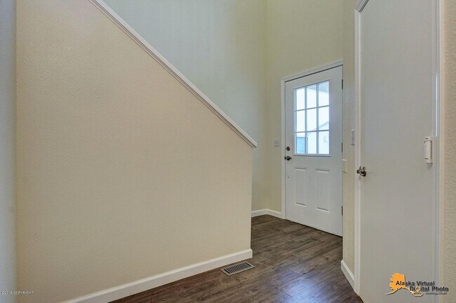 Foyer - 8638 Cross Pointe Loop