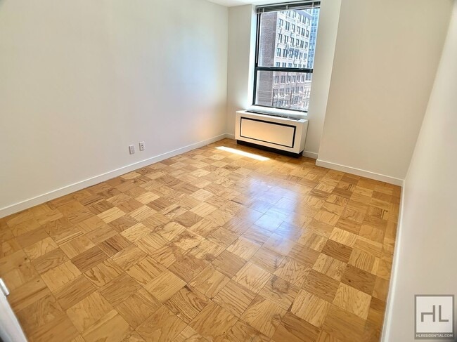Building Photo - West 87th Street