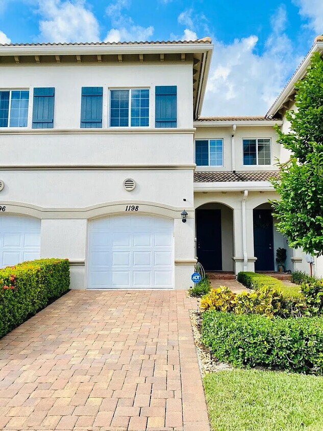 Foto principal - 1198 Paisley Ct