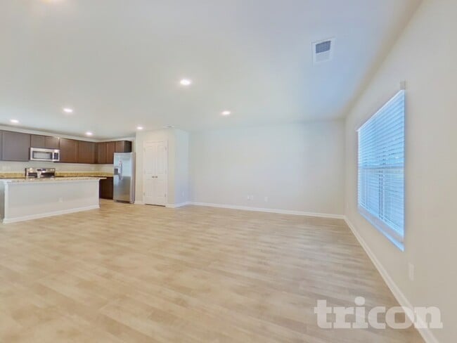 Foto del edificio - 1027 Summer Cypress Dr