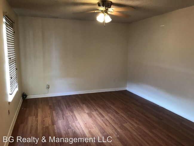 Building Photo - 422 Vieux Orleans Cir