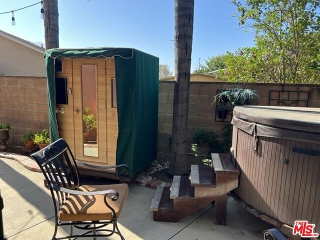 Building Photo - 729 Kenmore Cir