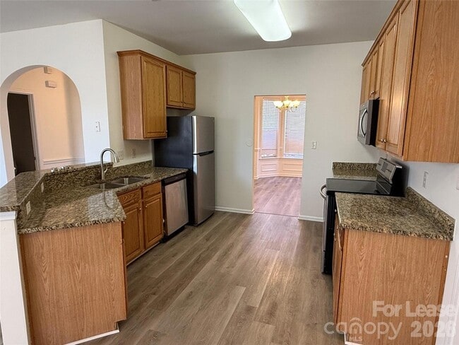 Building Photo - 10931 Chastain Parc Dr