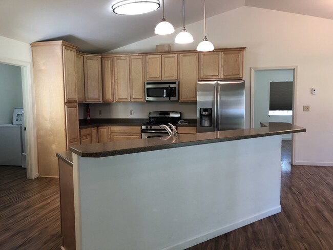 Building Photo - 3BR, 2BA, 2 car garage ranch home built in...