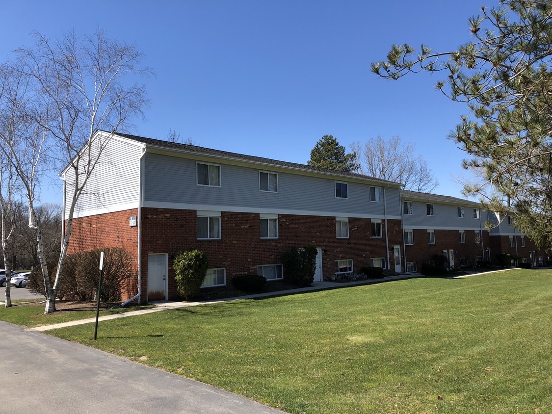 140 Woodlands, Brockport, NY 14420 Condo for Rent in Brockport, NY