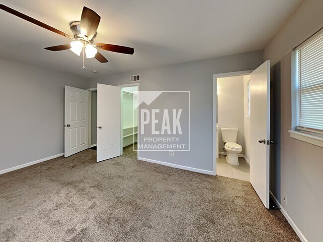 Foto del edificio - NEW YEAR SPECIAL! $500 OFF FIRST FULL MONT...