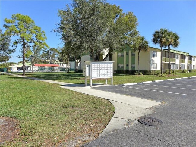 Building Photo - 4148 NW 90th Ave