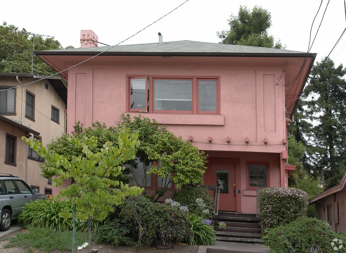 Primary Photo - 621 E 21st St
